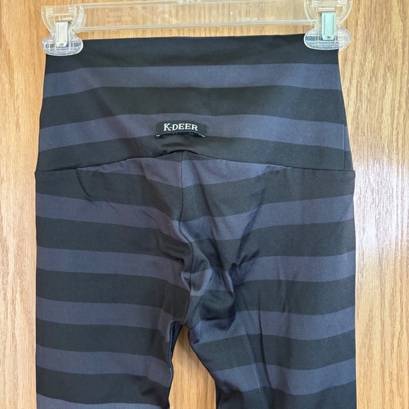 K-DEER Gray Black Ombré Stripe Legging Medium - Picture 4 of 5